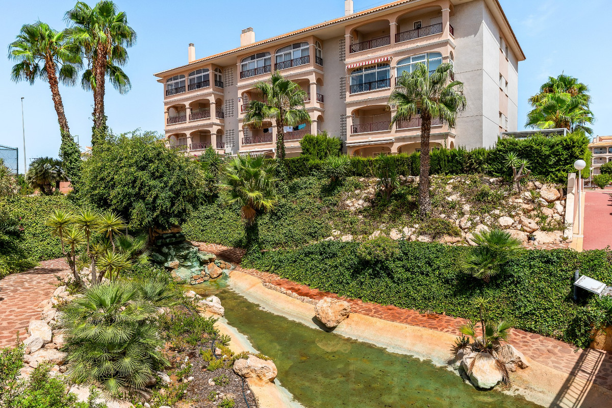 For sale - 2 Bedroom 2 Bathroom Apartment - Middle Floor Apartment in Orihuela - Playa Flamenca  - Alicante