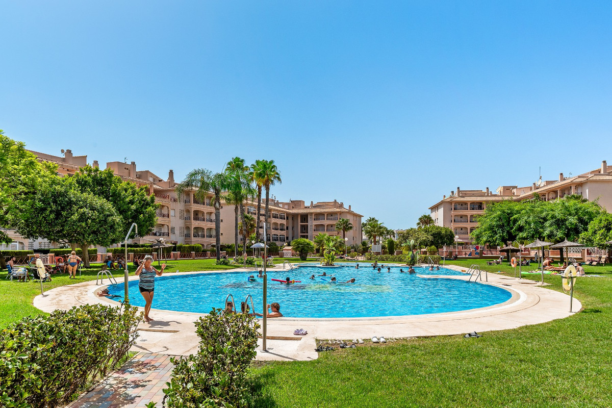 For sale - 2 Bedroom 2 Bathroom Apartment - Middle Floor Apartment in Orihuela - Playa Flamenca  - Alicante