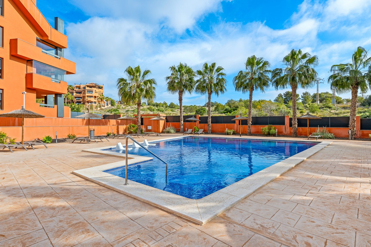 For sale - 2 Bedroom 2 Bathroom Apartment - Ground Floor Apartment in Orihuela - Villamartin  - Alicante