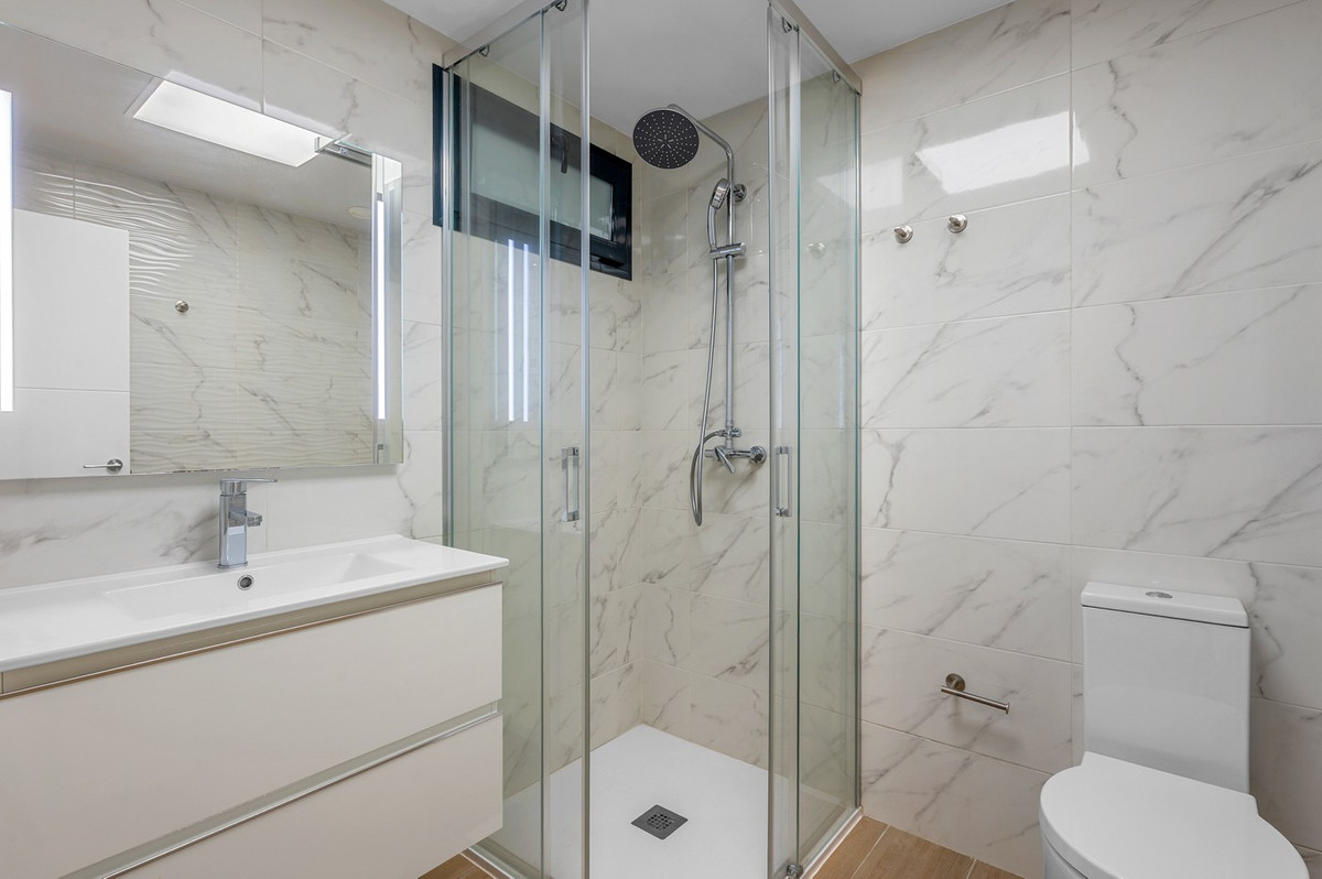 For sale - 2 Bedroom 2 Bathroom Apartment - Ground Floor Apartment in Orihuela - Villamartin  - Alicante
