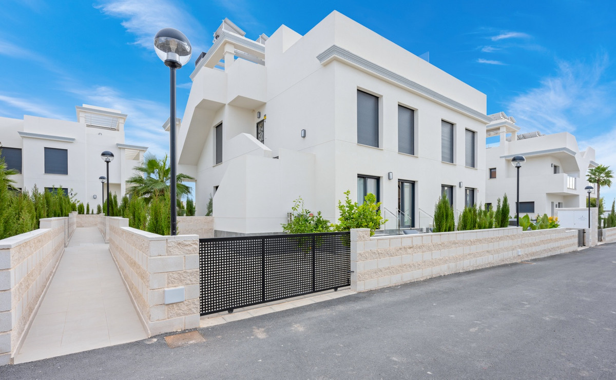 For sale - 2 Bedroom 2 Bathroom Apartment - Ground Floor Apartment in Rojales - Ciudad Quesada  - Alicante