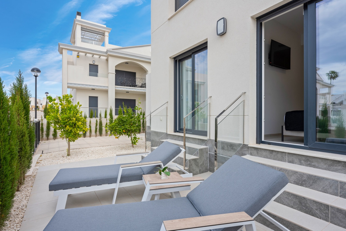 For sale - 2 Bedroom 2 Bathroom Apartment - Ground Floor Apartment in Rojales - Ciudad Quesada  - Alicante
