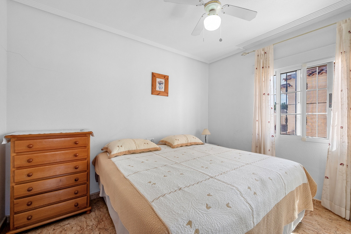 For sale - 3 Bedroom 2 Bathroom House - Detached Villa in Guardamar del Segura - Guardamar del Segura Centro  - Alicante