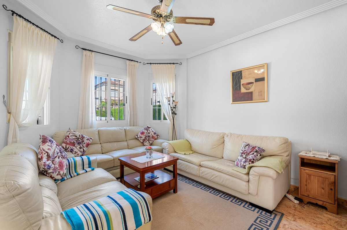 For sale - 3 Bedroom 2 Bathroom House - Detached Villa in Guardamar del Segura - Guardamar del Segura Centro  - Alicante
