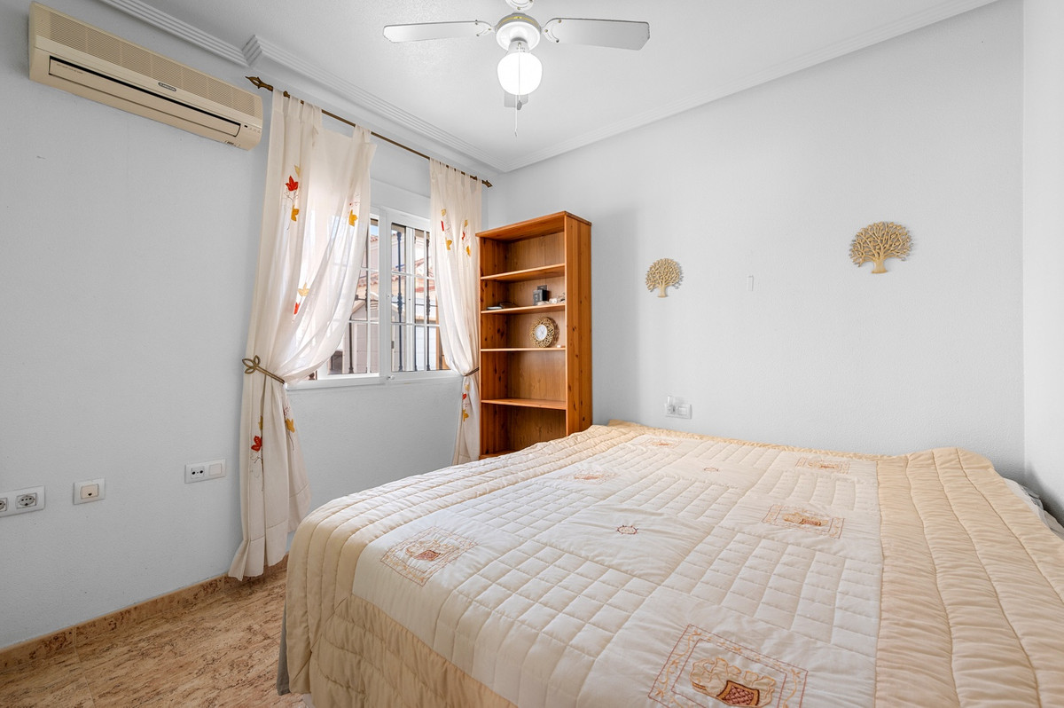 For sale - 3 Bedroom 2 Bathroom House - Detached Villa in Guardamar del Segura - Guardamar del Segura Centro  - Alicante