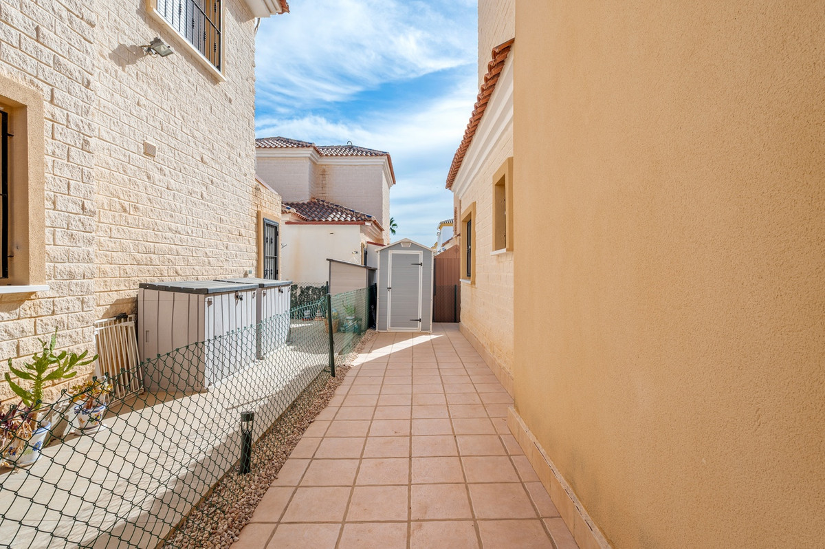 For sale - 3 Bedroom 2 Bathroom House - Detached Villa in Guardamar del Segura - Guardamar del Segura Centro  - Alicante