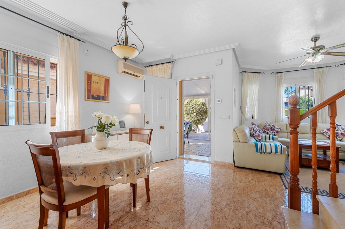 For sale - 3 Bedroom 2 Bathroom House - Detached Villa in Guardamar del Segura - Guardamar del Segura Centro  - Alicante