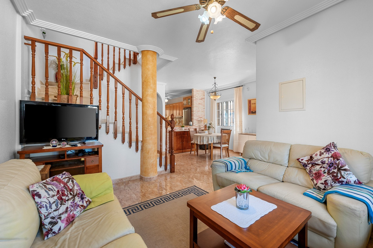 For sale - 3 Bedroom 2 Bathroom House - Detached Villa in Guardamar del Segura - Guardamar del Segura Centro  - Alicante