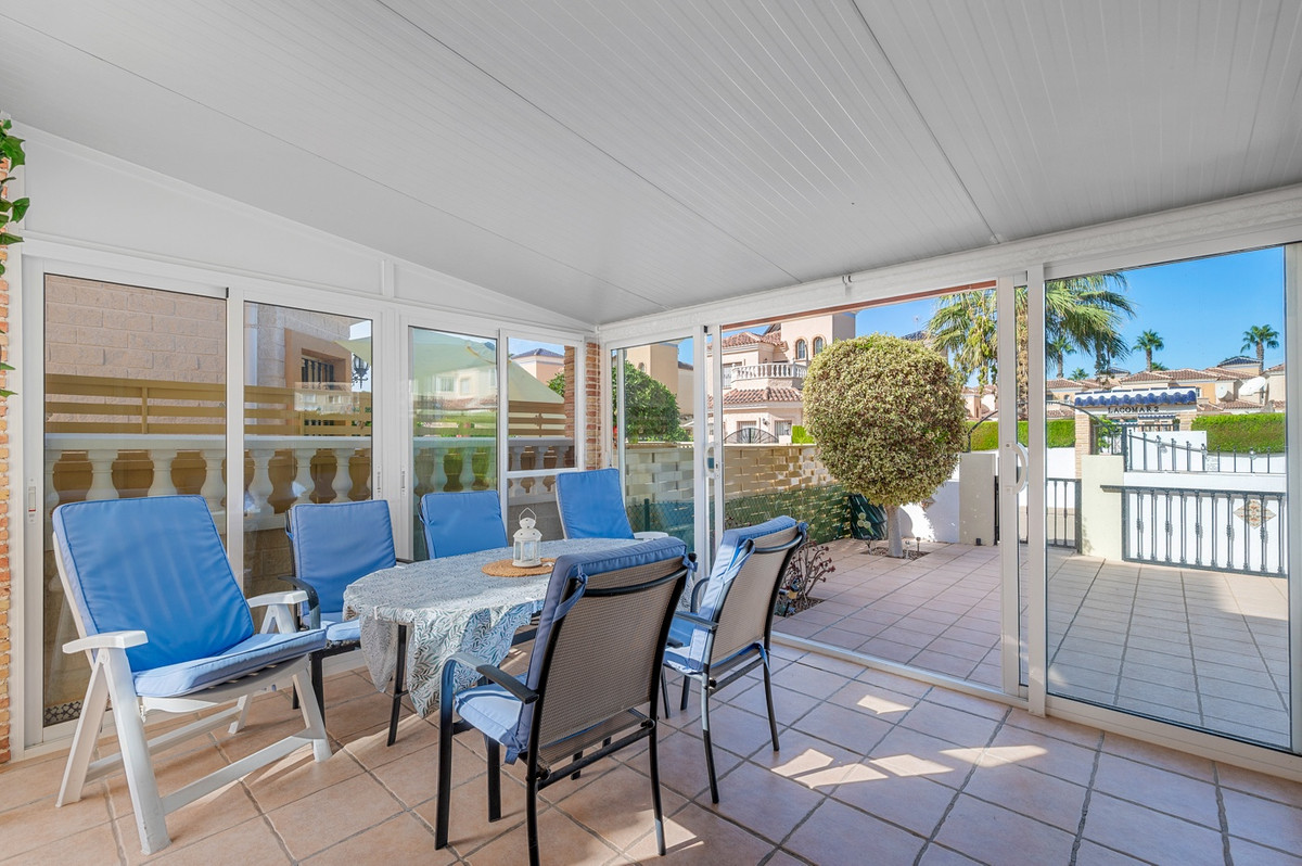 For sale - 3 Bedroom 2 Bathroom House - Detached Villa in Guardamar del Segura - Guardamar del Segura Centro  - Alicante