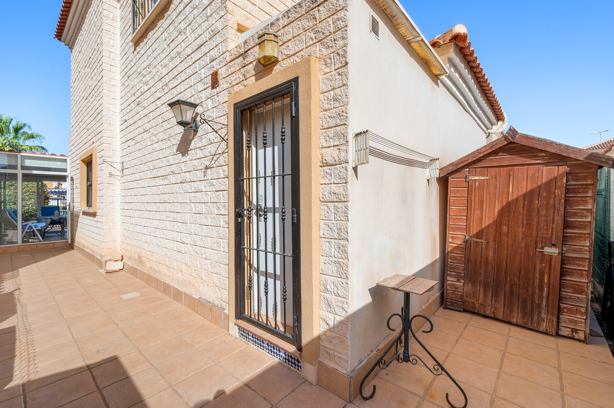 For sale - 3 Bedroom 2 Bathroom House - Detached Villa in Guardamar del Segura - Guardamar del Segura Centro  - Alicante