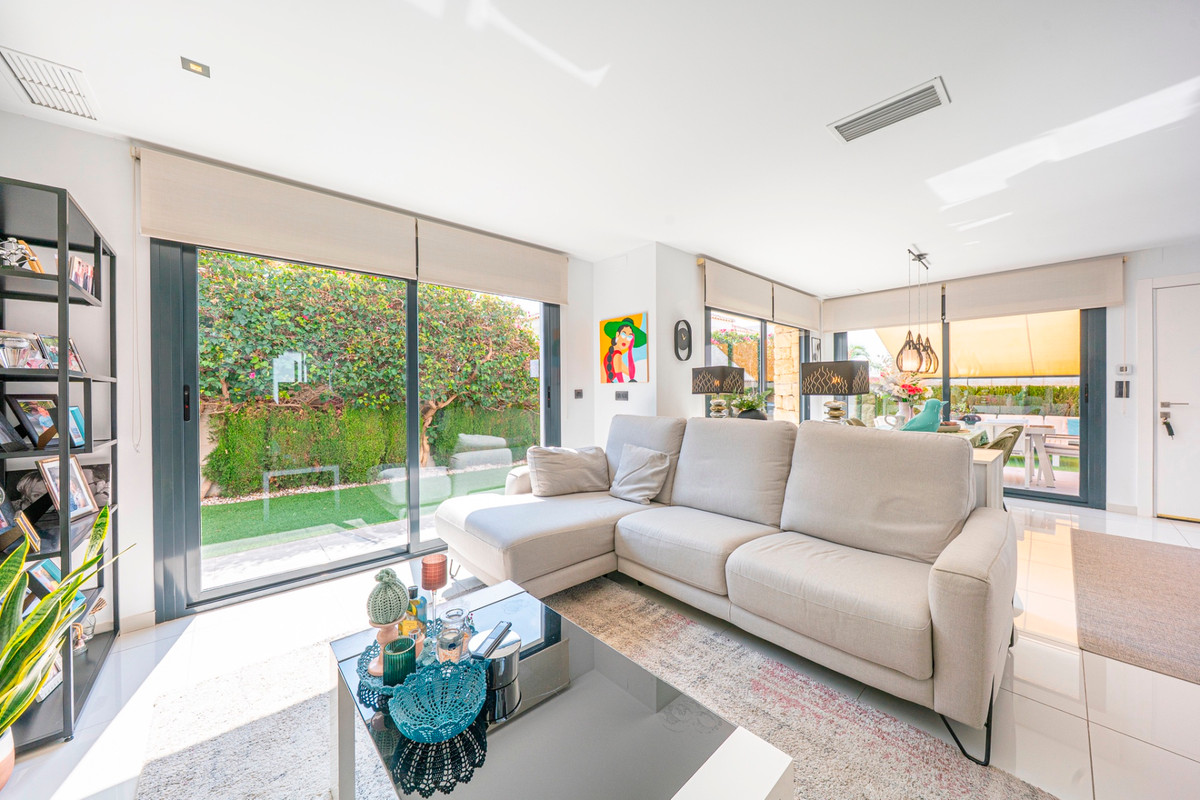 For sale - 3 Bedroom 2 Bathroom House - Detached Villa in Rojales - Lo Pepin  - Alicante