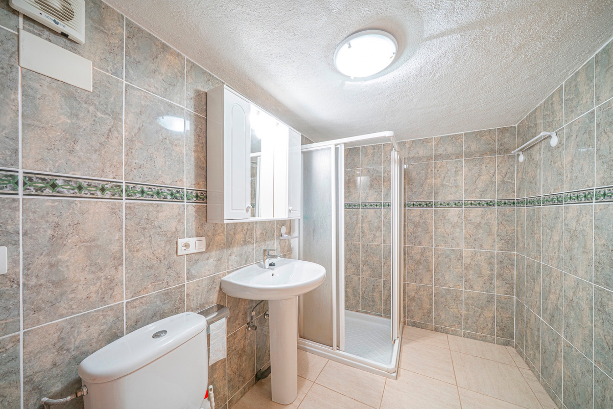 For sale - 5 Bedroom 4 Bathroom House - Detached Villa in Rojales - Ciudad Quesada  - Alicante