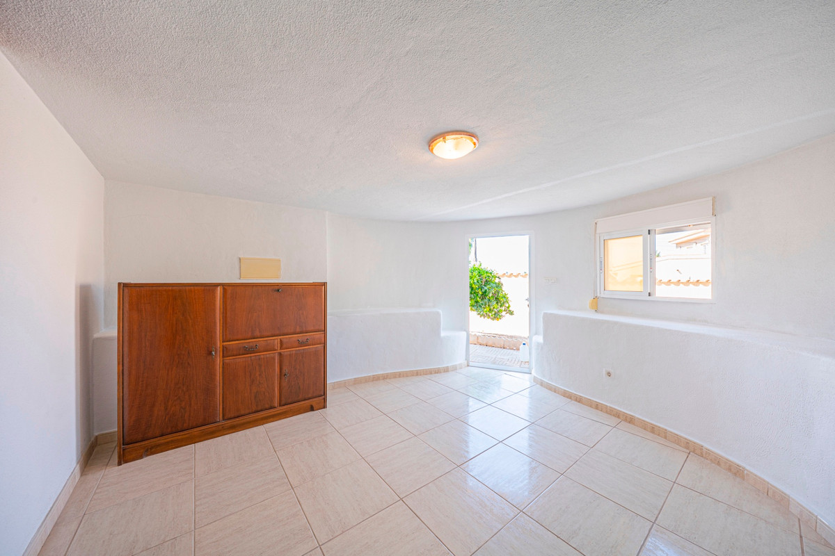 For sale - 5 Bedroom 4 Bathroom House - Detached Villa in Rojales - Ciudad Quesada  - Alicante