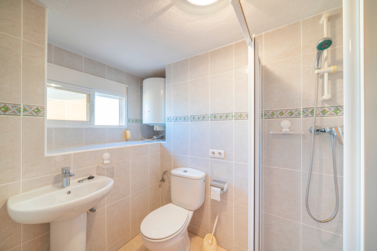 For sale - 5 Bedroom 4 Bathroom House - Detached Villa in Rojales - Ciudad Quesada  - Alicante