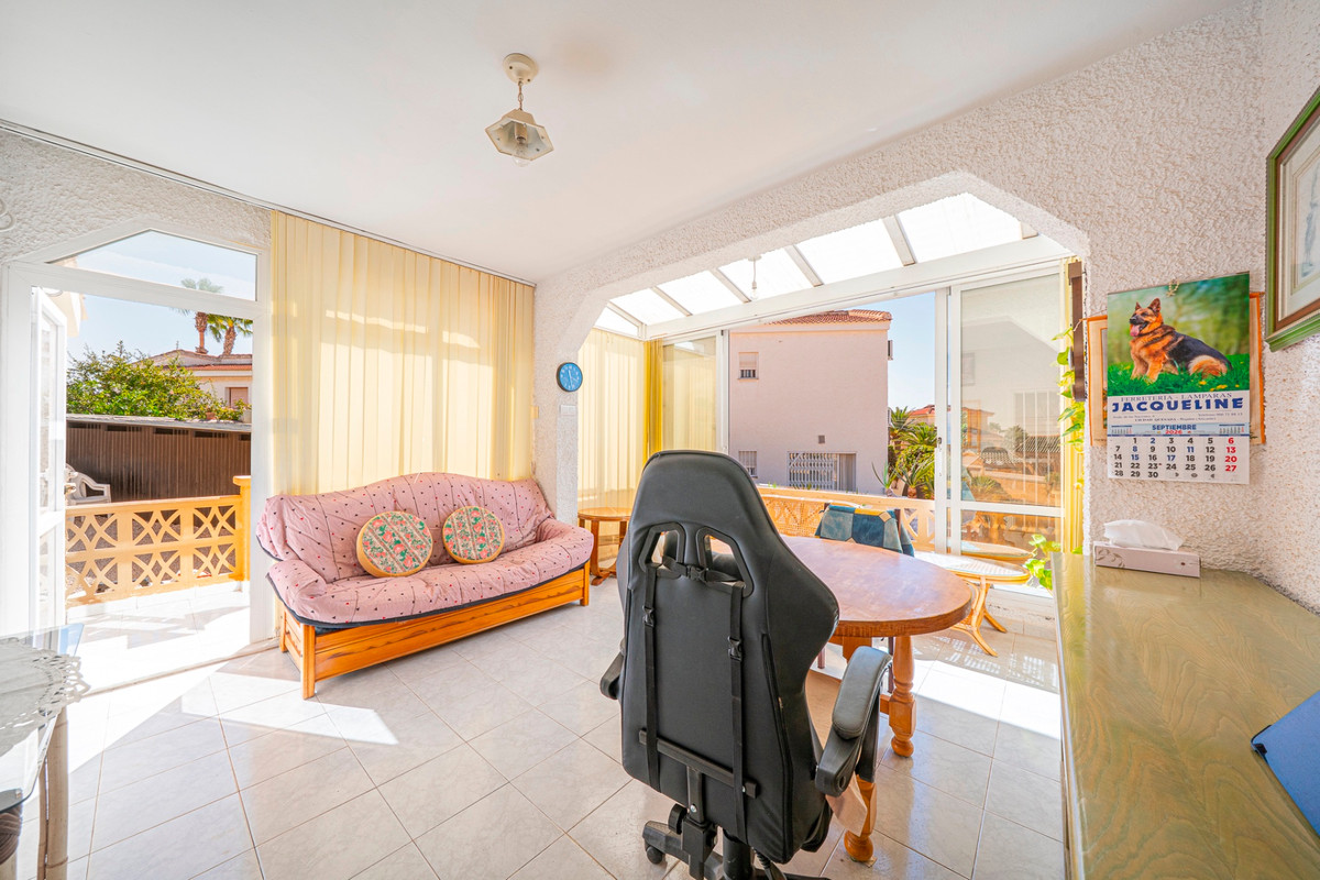 For sale - 5 Bedroom 4 Bathroom House - Detached Villa in Rojales - Ciudad Quesada  - Alicante