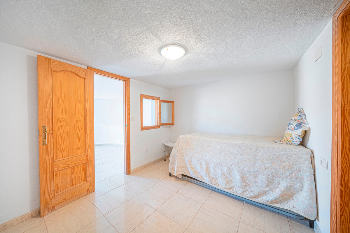 For sale - 5 Bedroom 4 Bathroom House - Detached Villa in Rojales - Ciudad Quesada  - Alicante