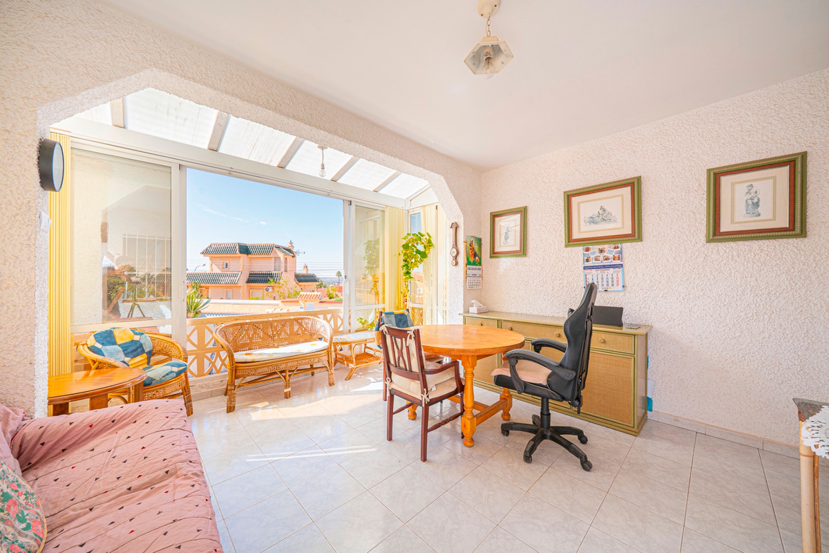 For sale - 5 Bedroom 4 Bathroom House - Detached Villa in Rojales - Ciudad Quesada  - Alicante