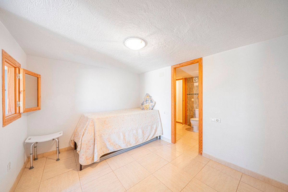 For sale - 5 Bedroom 4 Bathroom House - Detached Villa in Rojales - Ciudad Quesada  - Alicante