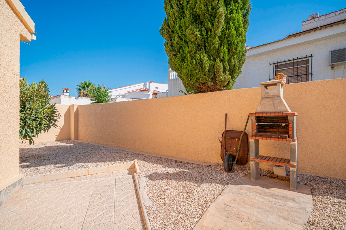 For sale - 5 Bedroom 4 Bathroom House - Detached Villa in Rojales - Ciudad Quesada  - Alicante
