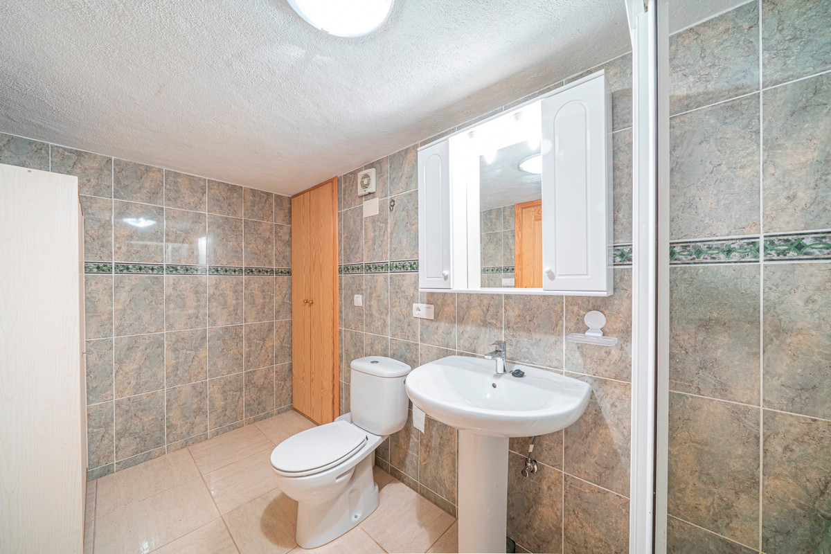 For sale - 5 Bedroom 4 Bathroom House - Detached Villa in Rojales - Ciudad Quesada  - Alicante