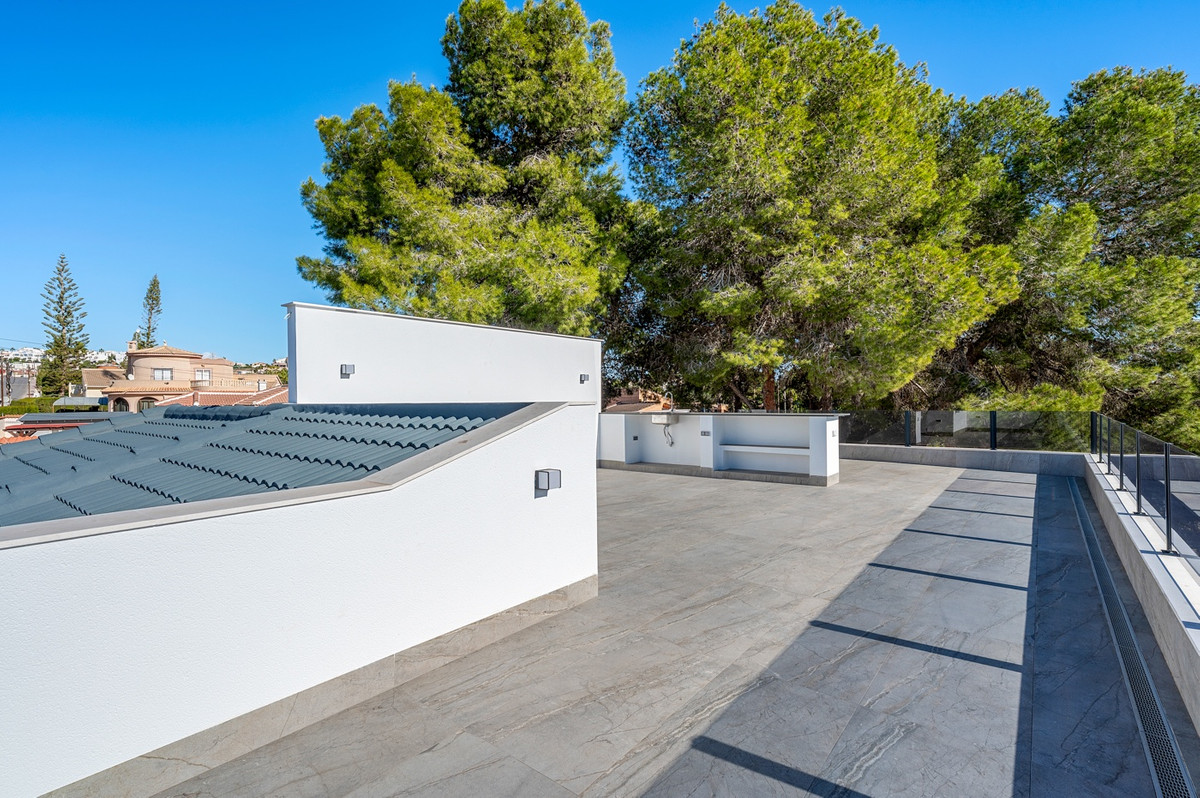 For sale - 4 Bedroom 4 Bathroom House - Detached Villa in Rojales - Rojales Centro  - Alicante