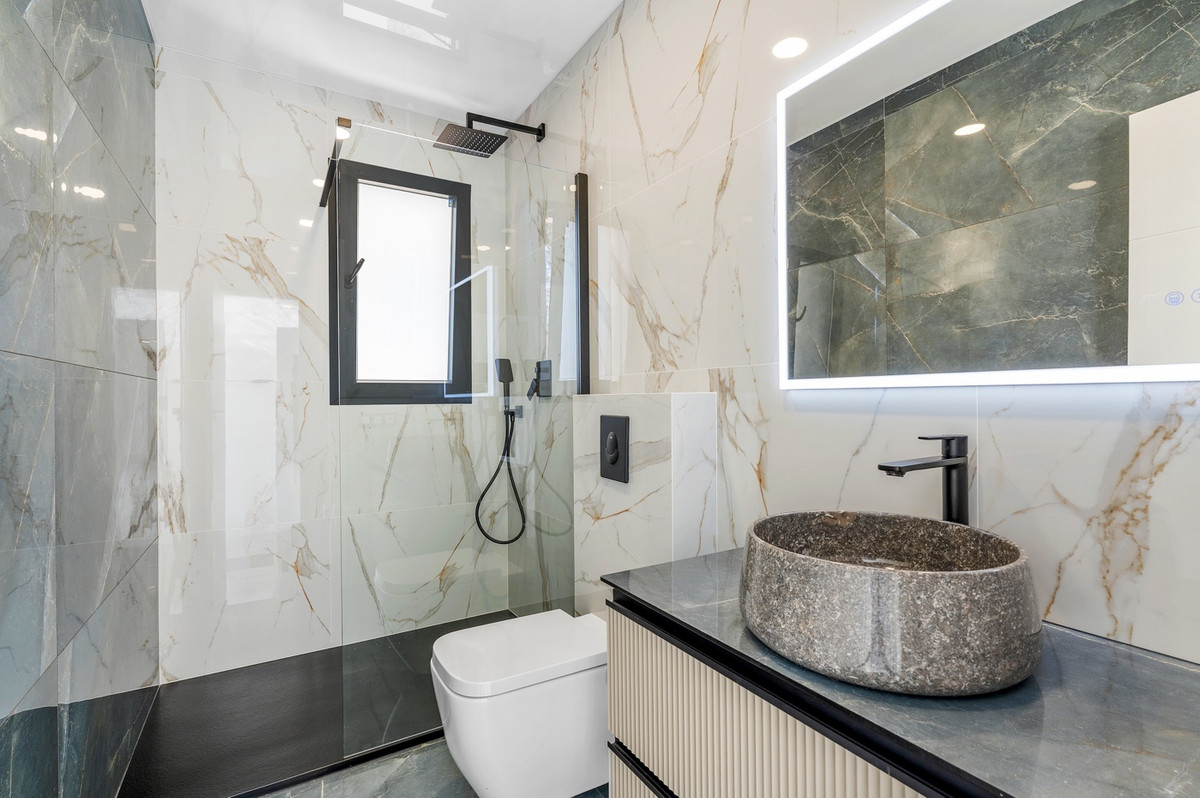For sale - 4 Bedroom 4 Bathroom House - Detached Villa in Rojales - Rojales Centro  - Alicante