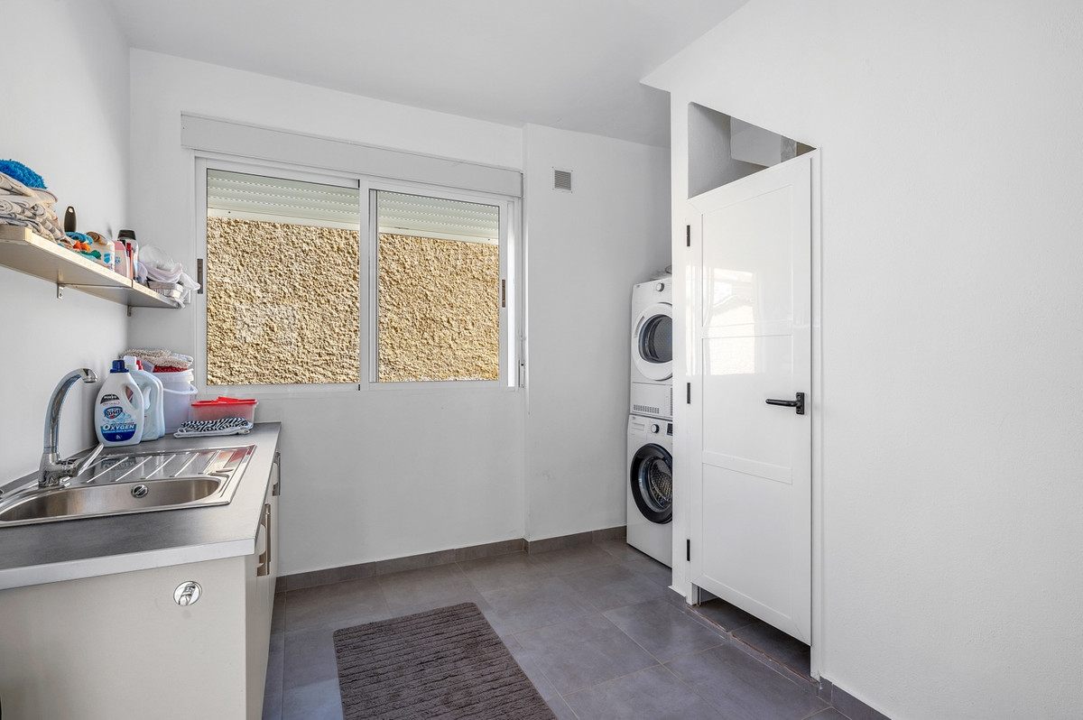 For sale - 3 Bedroom 3 Bathroom House - Detached Villa in Rojales - Ciudad Quesada  - Alicante