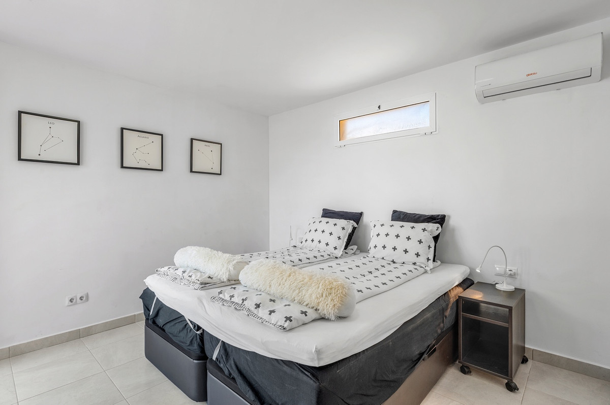 For sale - 3 Bedroom 3 Bathroom House - Detached Villa in Rojales - Ciudad Quesada  - Alicante
