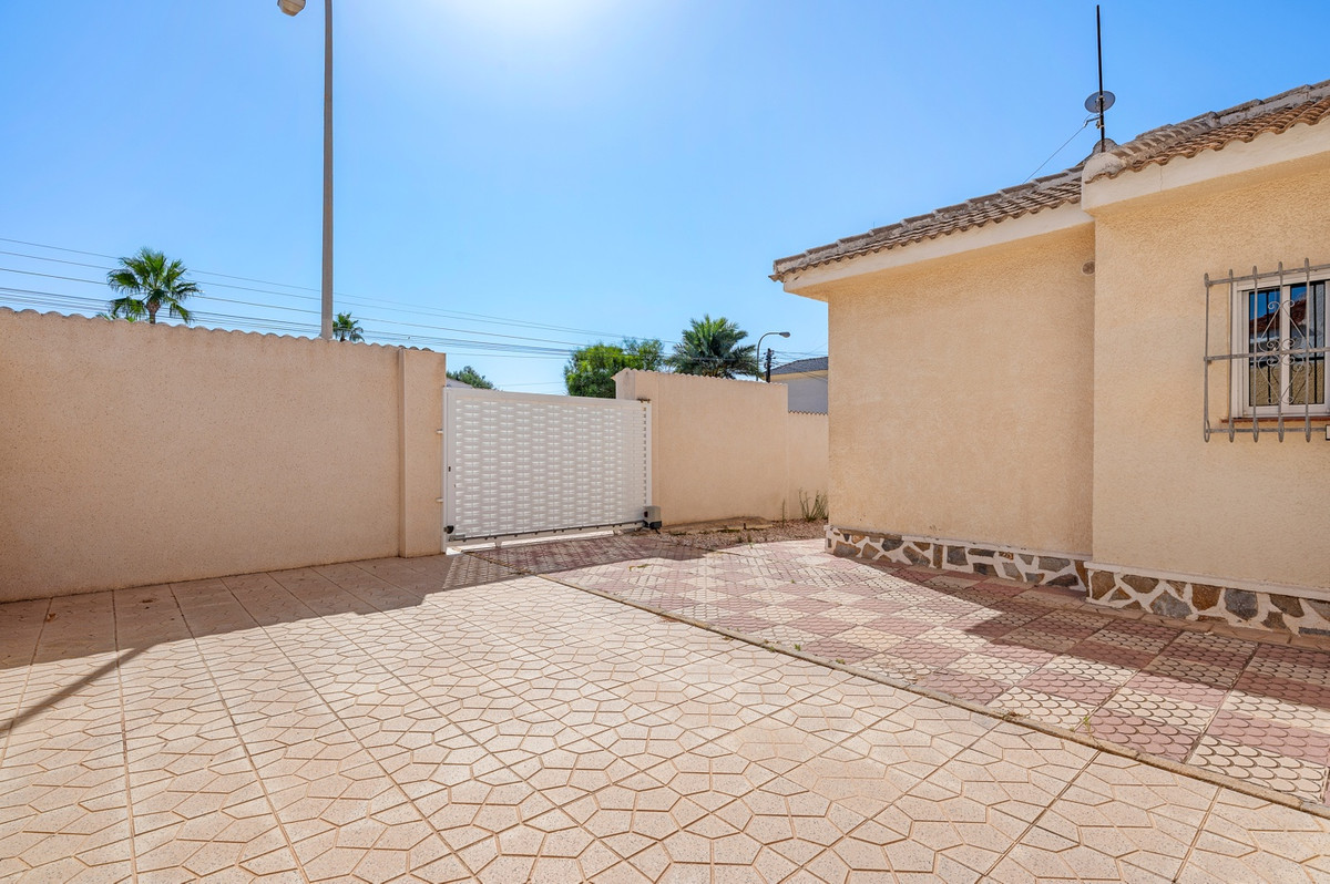 For sale - 3 Bedroom 3 Bathroom House - Detached Villa in Rojales - Ciudad Quesada  - Alicante