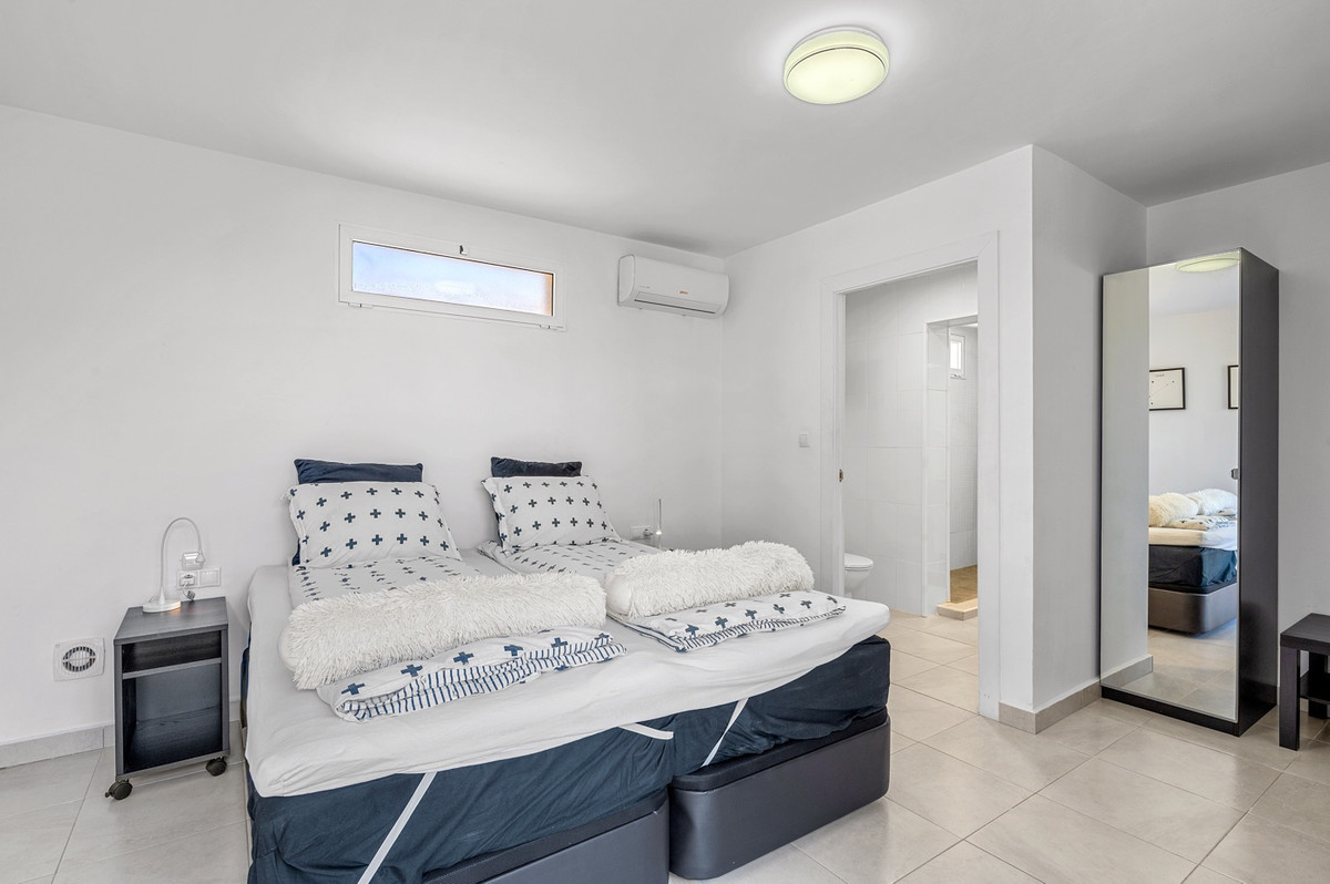 For sale - 3 Bedroom 3 Bathroom House - Detached Villa in Rojales - Ciudad Quesada  - Alicante