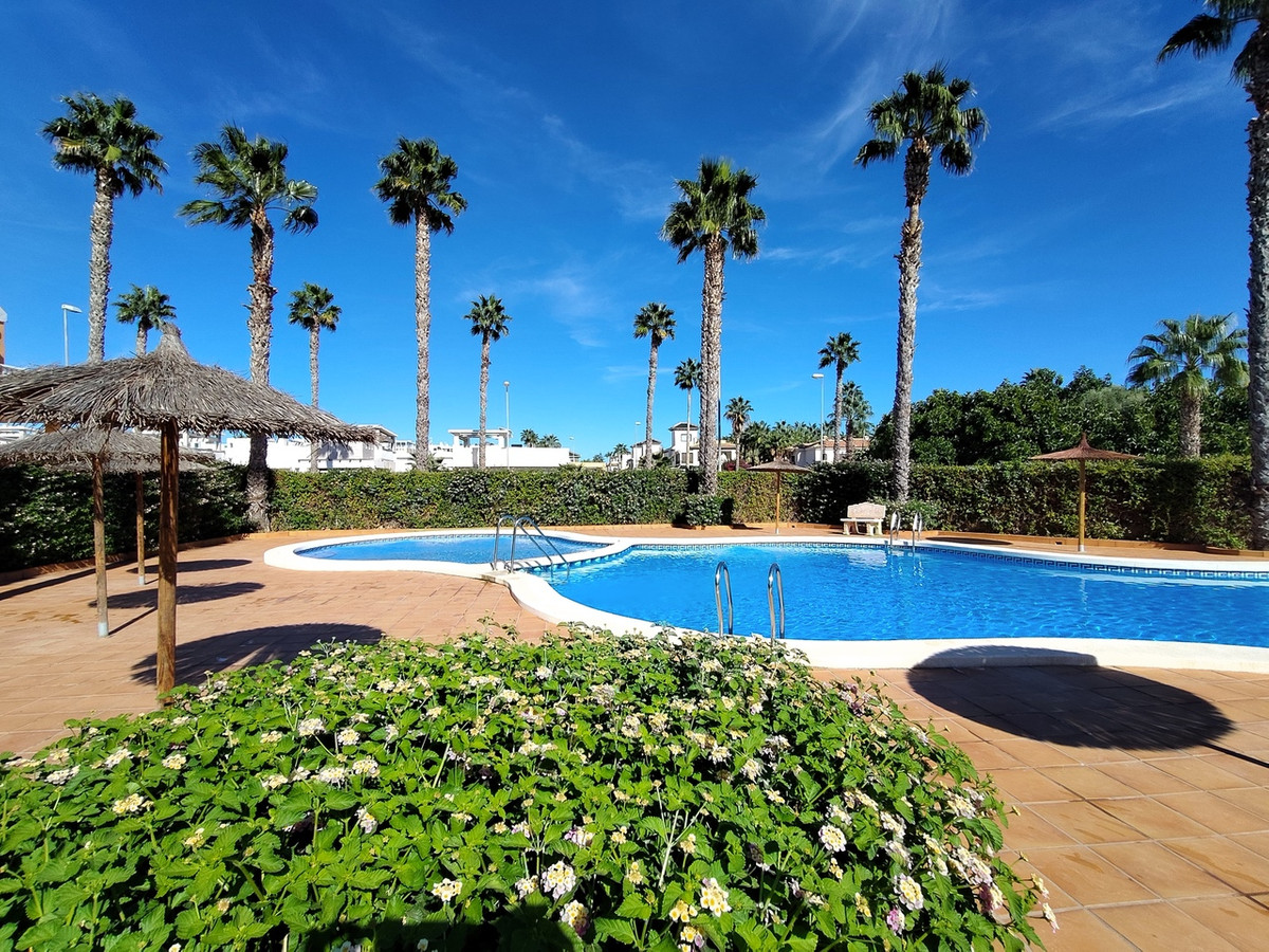 For sale - 4 Bedroom 2 Bathroom House - Townhouse in Rojales - Ciudad Quesada  - Alicante