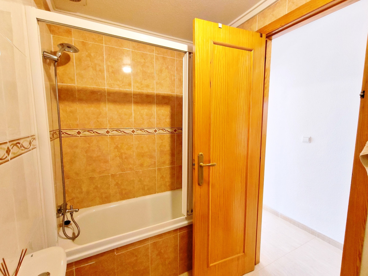 For sale - 4 Bedroom 2 Bathroom House - Townhouse in Rojales - Ciudad Quesada  - Alicante