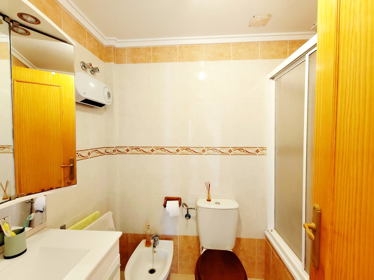 For sale - 4 Bedroom 2 Bathroom House - Townhouse in Rojales - Ciudad Quesada  - Alicante