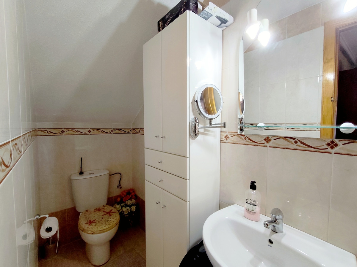 For sale - 4 Bedroom 2 Bathroom House - Townhouse in Rojales - Ciudad Quesada  - Alicante