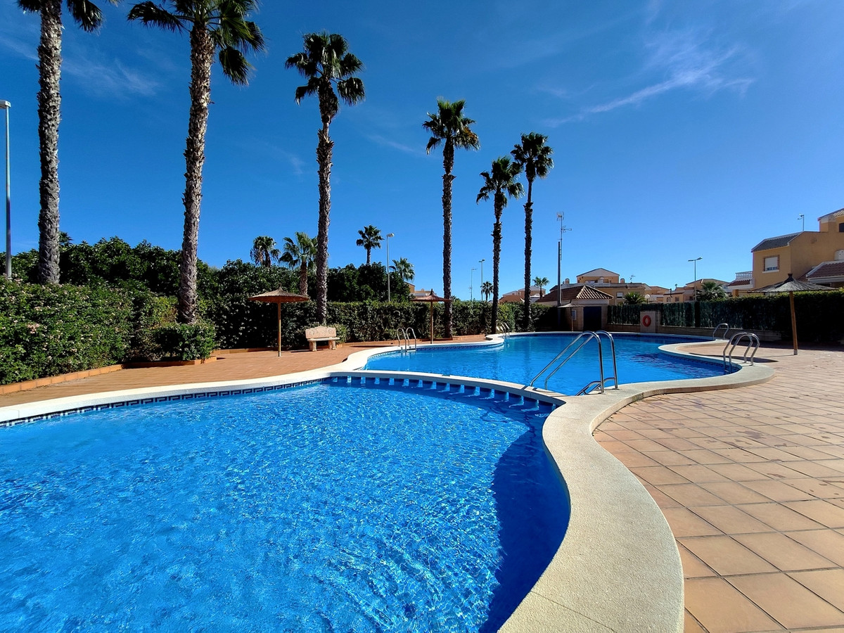 For sale - 4 Bedroom 2 Bathroom House - Townhouse in Rojales - Ciudad Quesada  - Alicante
