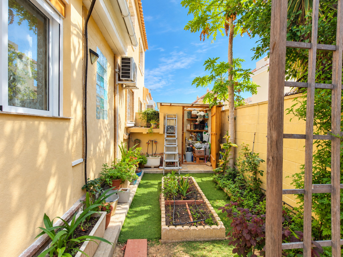 For sale - 4 Bedroom 2 Bathroom House - Townhouse in Rojales - Ciudad Quesada  - Alicante