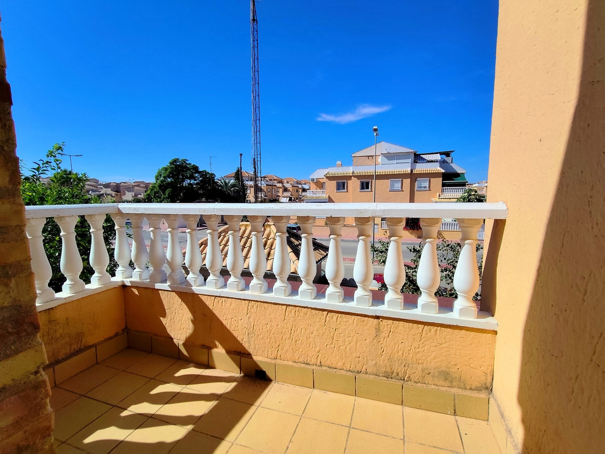 For sale - 4 Bedroom 2 Bathroom House - Townhouse in Rojales - Ciudad Quesada  - Alicante