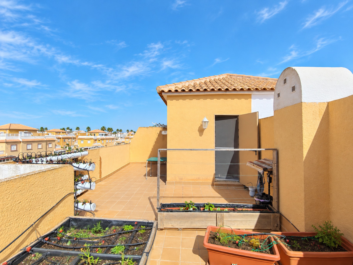 For sale - 4 Bedroom 2 Bathroom House - Townhouse in Rojales - Ciudad Quesada  - Alicante