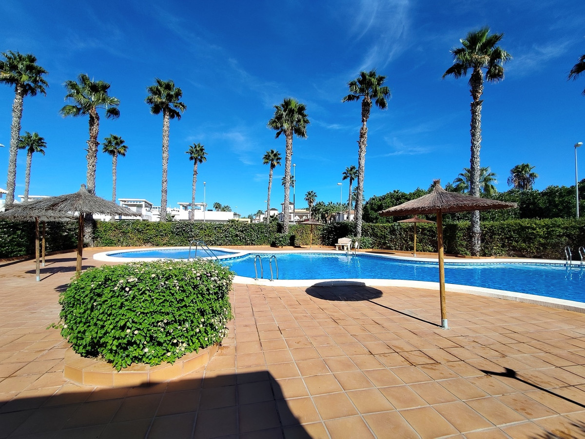 For sale - 4 Bedroom 2 Bathroom House - Townhouse in Rojales - Ciudad Quesada  - Alicante