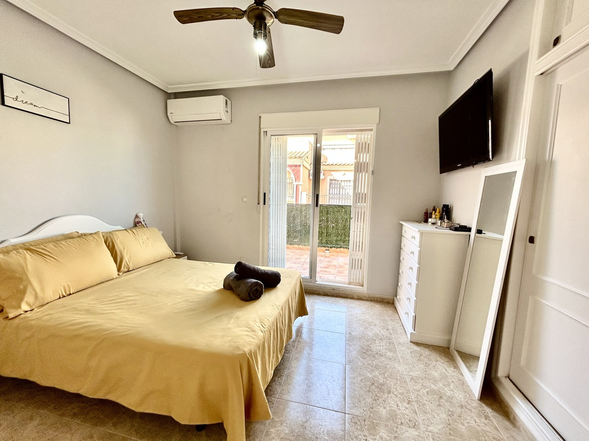 For sale - 3 Bedroom 2 Bathroom House - Townhouse in Orihuela - La Zenia  - Alicante