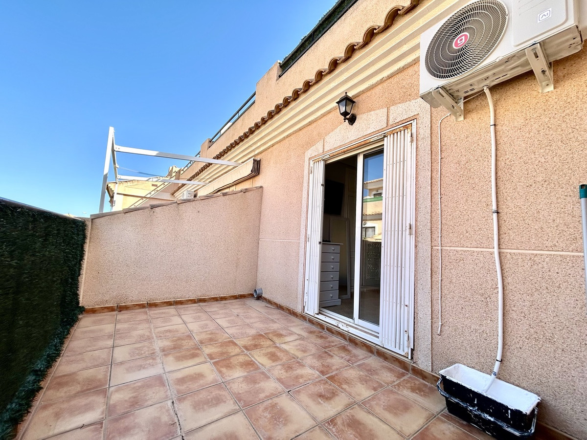 For sale - 3 Bedroom 2 Bathroom House - Townhouse in Orihuela - La Zenia  - Alicante