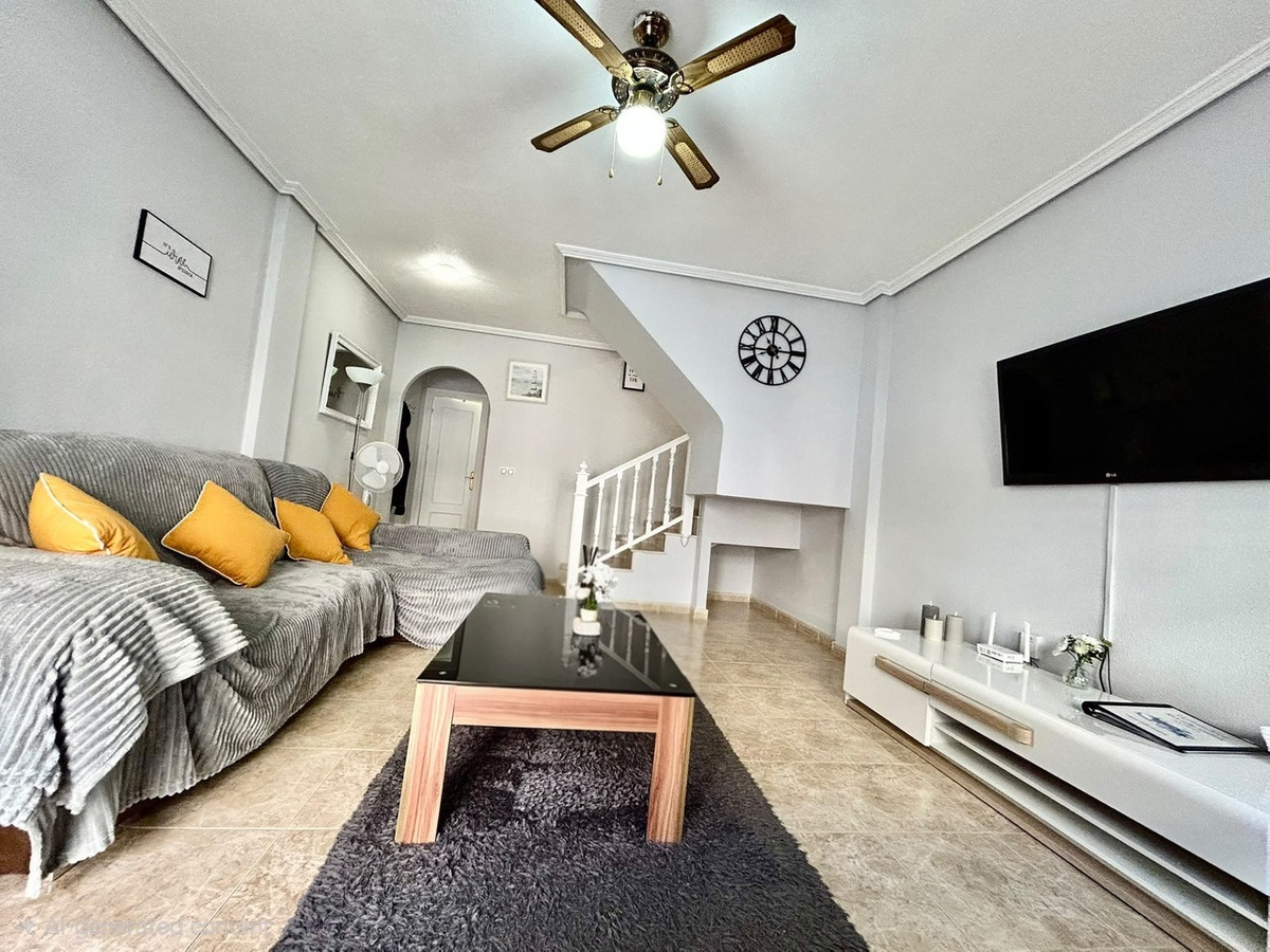 For sale - 3 Bedroom 2 Bathroom House - Townhouse in Orihuela - La Zenia  - Alicante