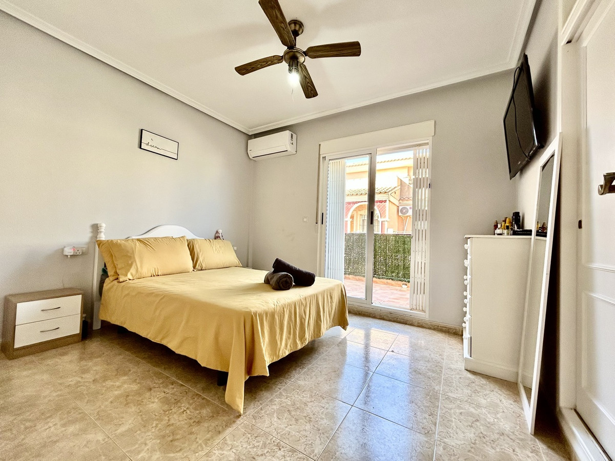 For sale - 3 Bedroom 2 Bathroom House - Townhouse in Orihuela - La Zenia  - Alicante