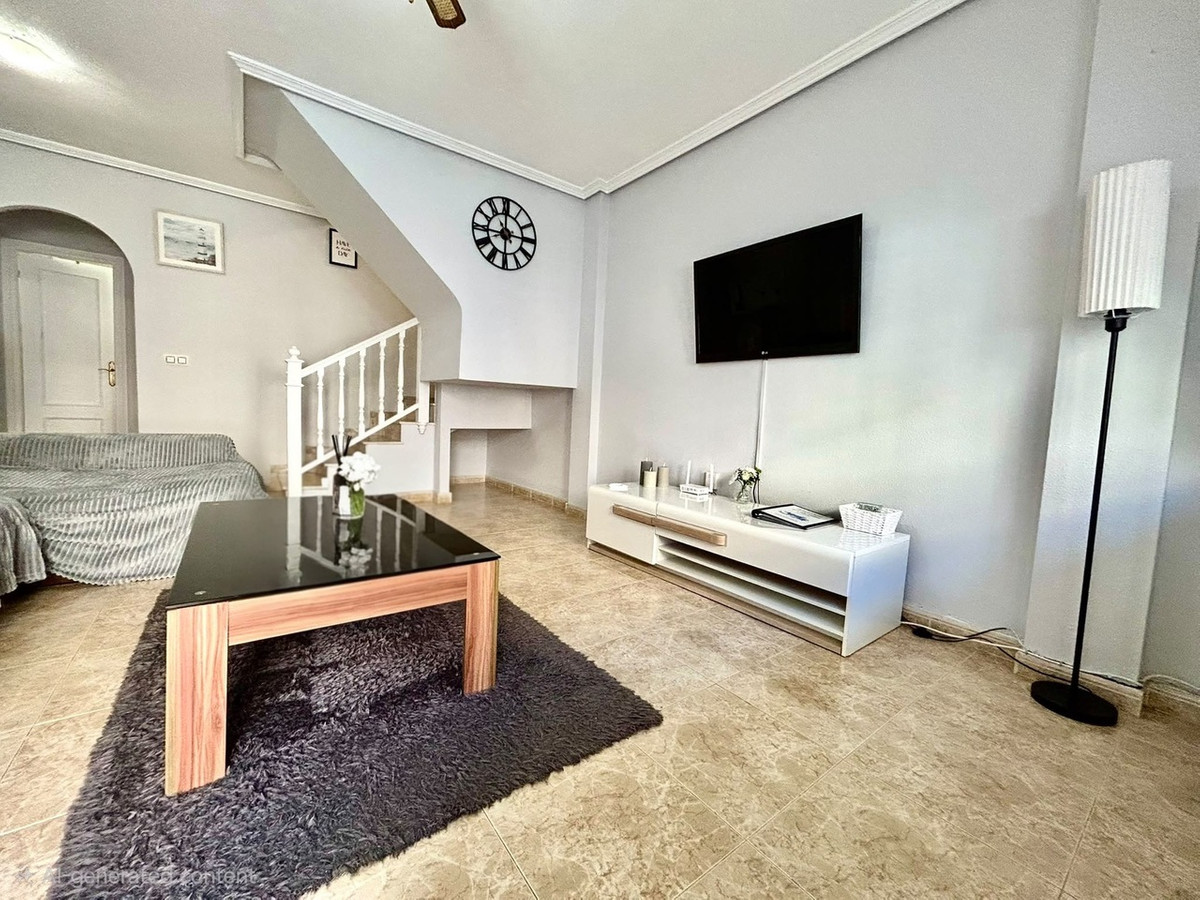 For sale - 3 Bedroom 2 Bathroom House - Townhouse in Orihuela - La Zenia  - Alicante
