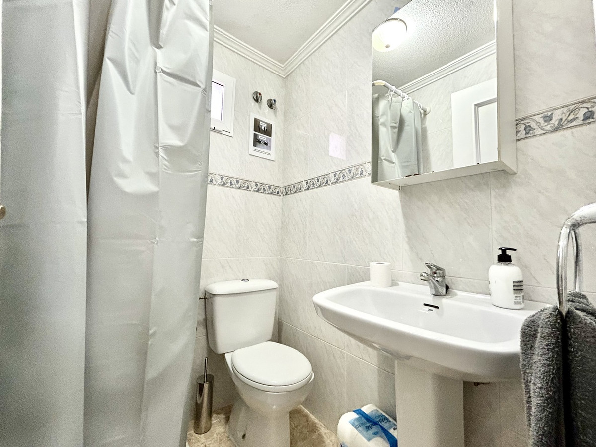 For sale - 3 Bedroom 2 Bathroom House - Townhouse in Orihuela - La Zenia  - Alicante