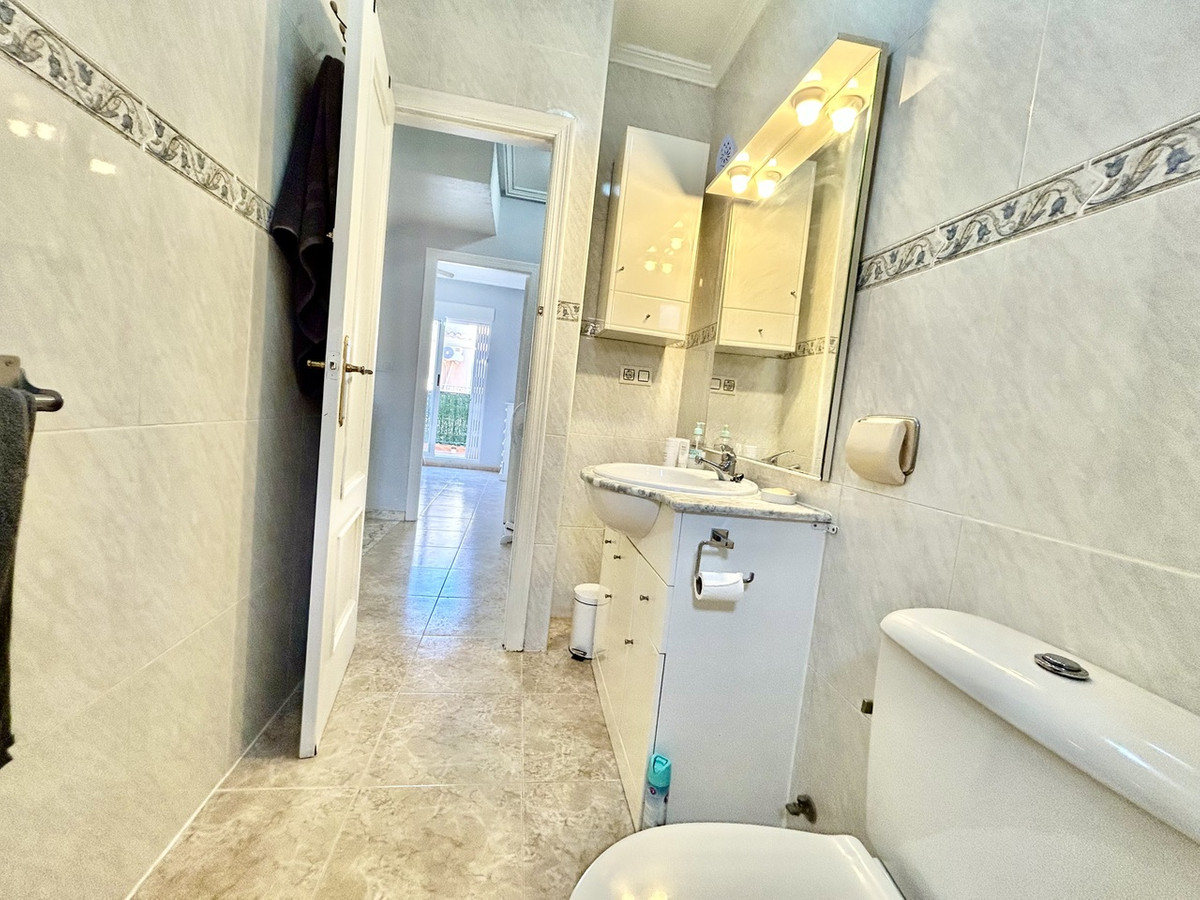 For sale - 3 Bedroom 2 Bathroom House - Townhouse in Orihuela - La Zenia  - Alicante