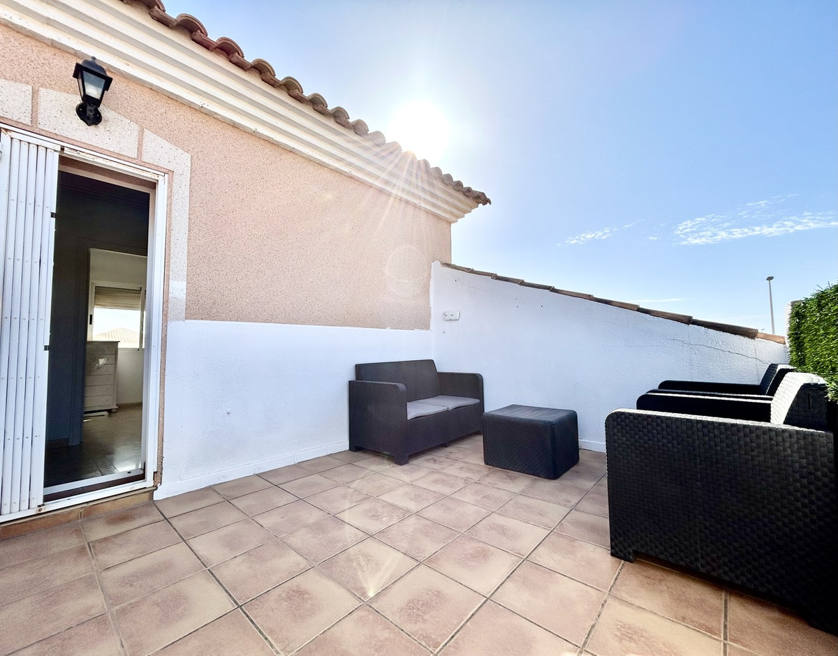 For sale - 3 Bedroom 2 Bathroom House - Townhouse in Orihuela - La Zenia  - Alicante