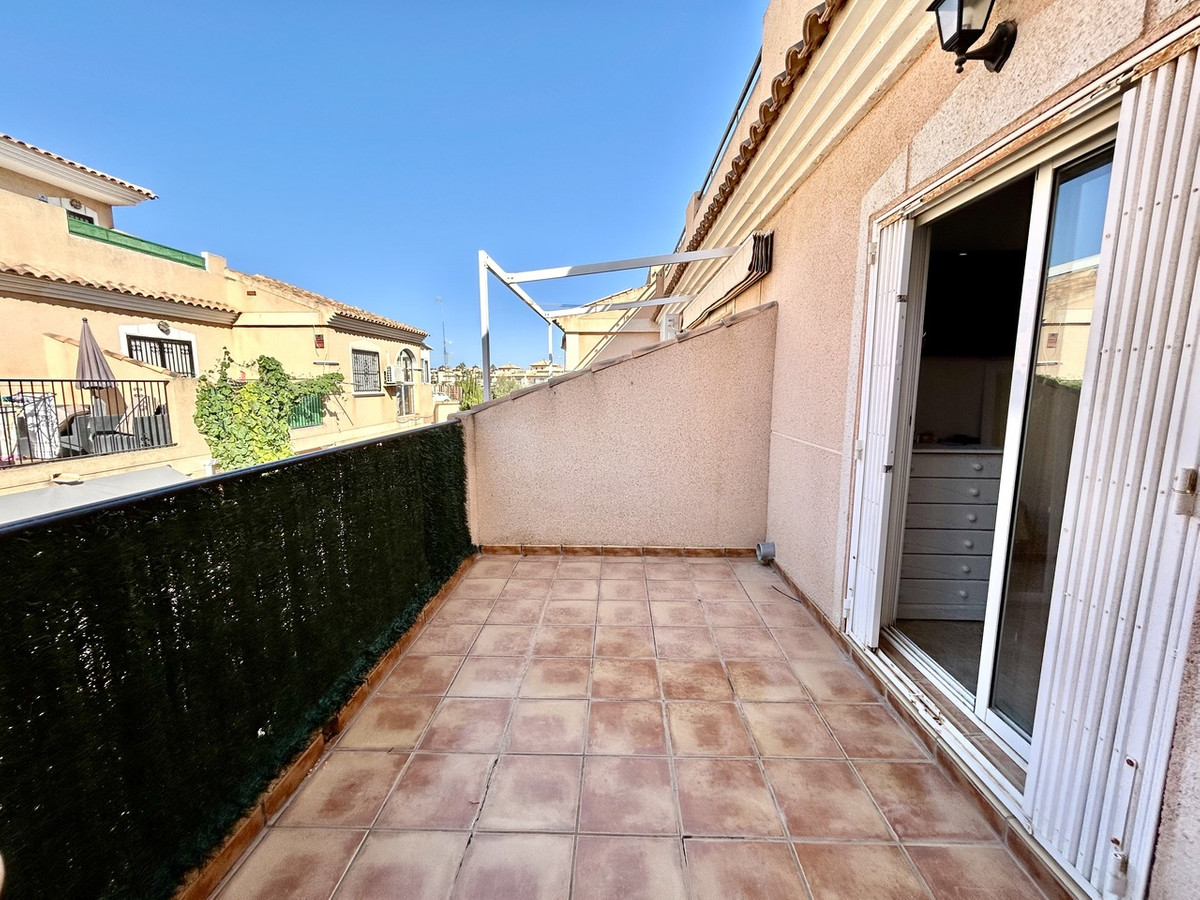 For sale - 3 Bedroom 2 Bathroom House - Townhouse in Orihuela - La Zenia  - Alicante