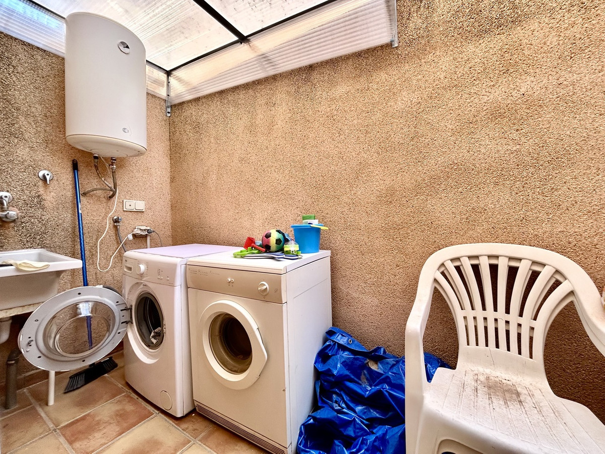 For sale - 3 Bedroom 2 Bathroom House - Townhouse in Orihuela - La Zenia  - Alicante