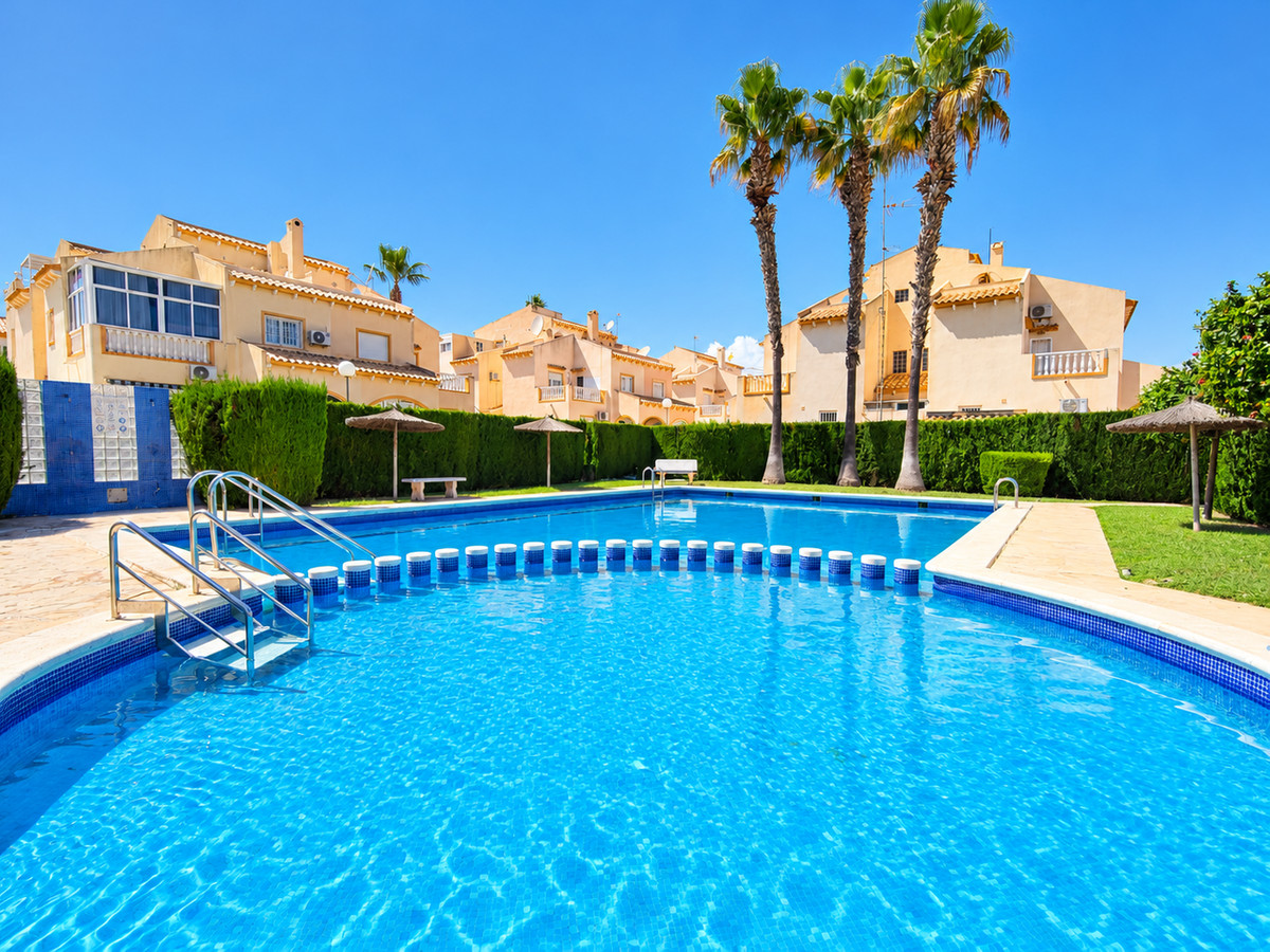For sale - 2 Bedroom 2 Bathroom Townhouse in Playa Flamenca  - Playa Flamenca  - Alicante